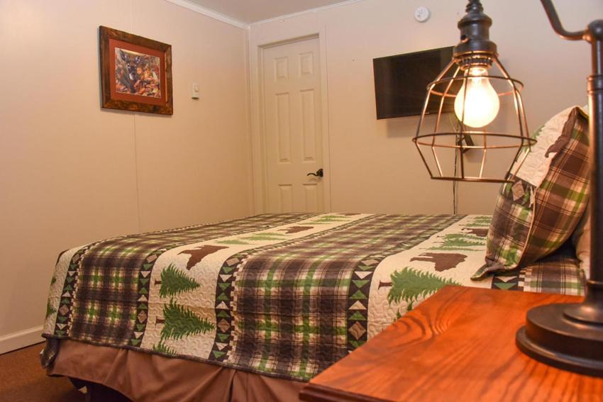 Adirondack Sunrise Lodge Lake George Eksteriør billede